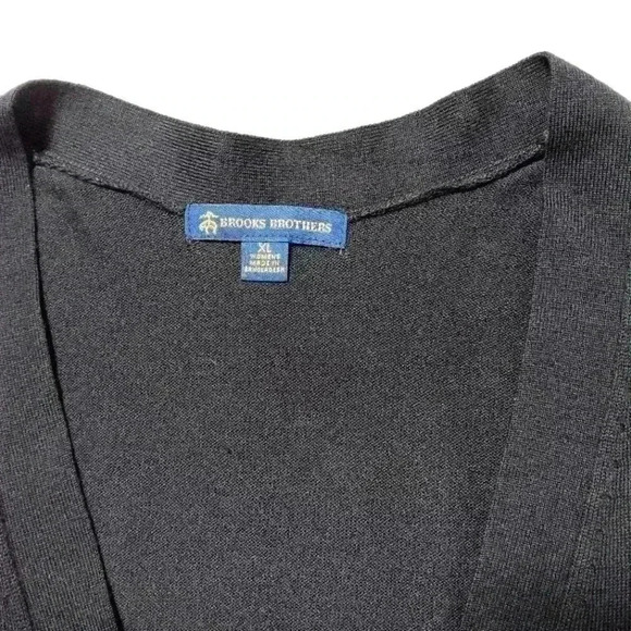 BROOKS BROTHERS  V neck , button up cardigan. Ladies size XL - Picture 6 of 6